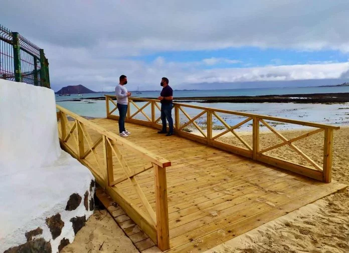 Gemeinde La Oliva erneuert Strandzugänge in Corralejo - Bildquelle: Gemeinde La Oliva