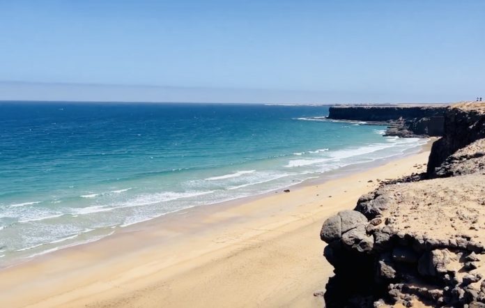 Gemeinde La Oliva erneuert die Treppe am Playa del Águila